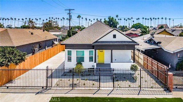 702 E 41st Pl, Los Angeles, CA 90011